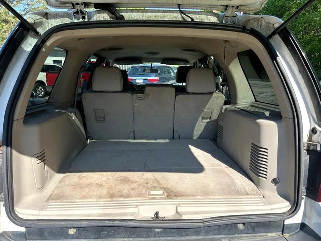 Photo of 2007 WHITE Ford Expedition