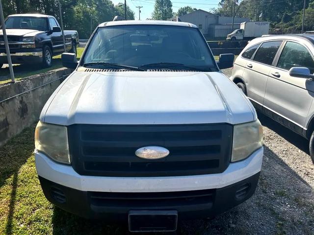 Photo of 2007 WHITE Ford Expedition
