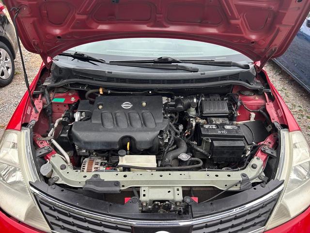 Photo of 2011 RED Nissan Versa