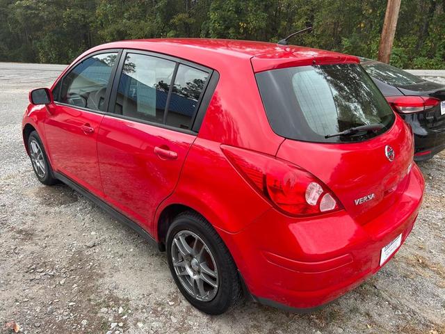 Photo of 2011 RED Nissan Versa