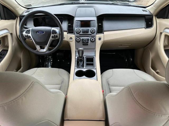 Photo of 2017 Silver Ford Taurus