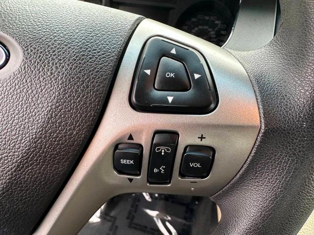 Photo of 2017 Silver Ford Taurus