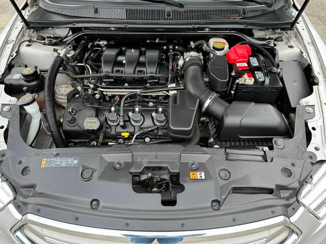 Photo of 2017 Silver Ford Taurus