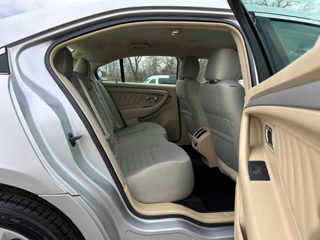 Photo of 2017 Silver Ford Taurus