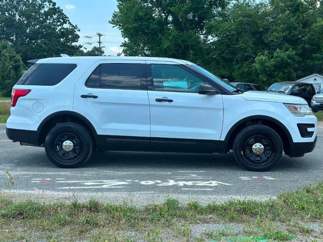 Photo of 2016 White Ford Utility Police Interceptor