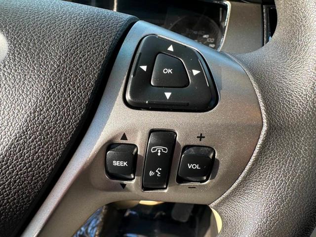 Photo of 2017 Silver Ford Taurus