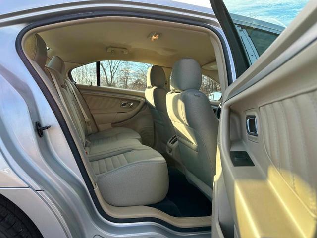 Photo of 2017 Silver Ford Taurus