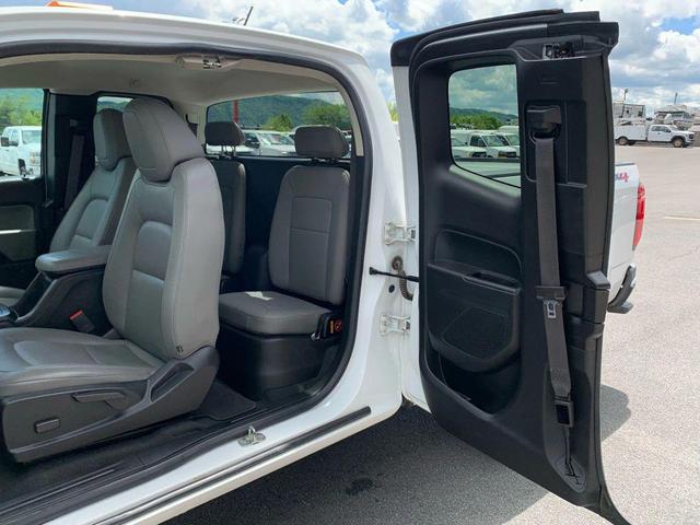 Photo of 2019 Summit White Chevrolet Colorado