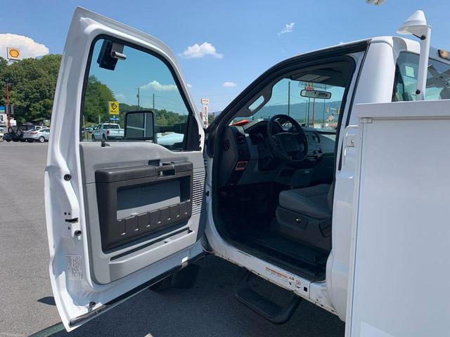 Photo of 2012 Oxford White Ford F-450