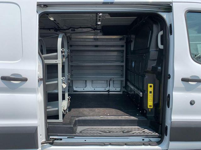 Photo of 2018 Oxford White Ford Transit-250