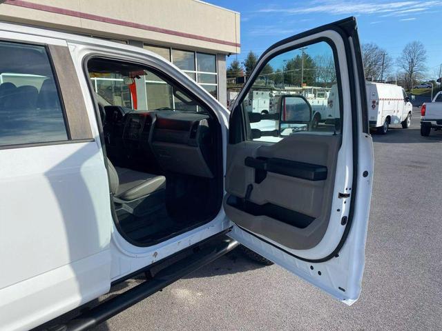 Photo of 2019 Oxford White Ford F-350