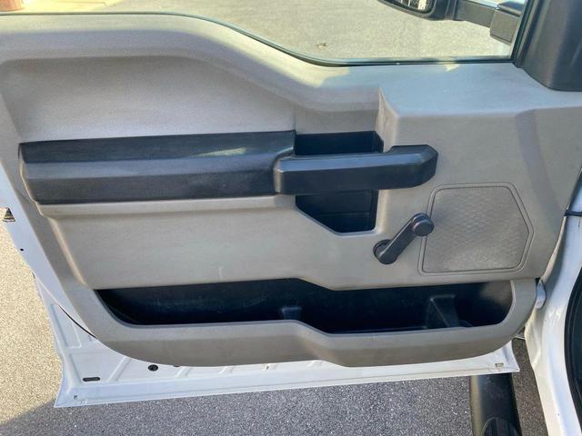 Photo of 2019 Oxford White Ford F-350