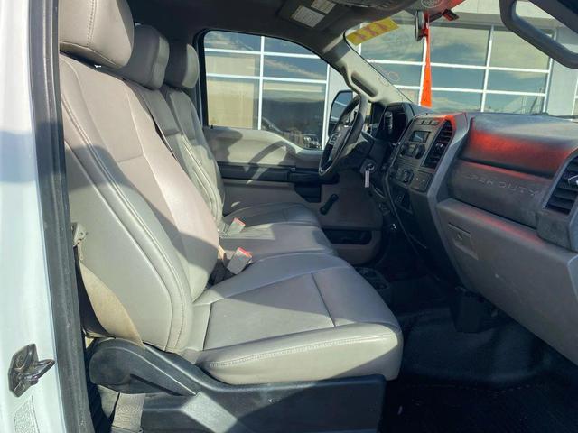 Photo of 2019 Oxford White Ford F-350