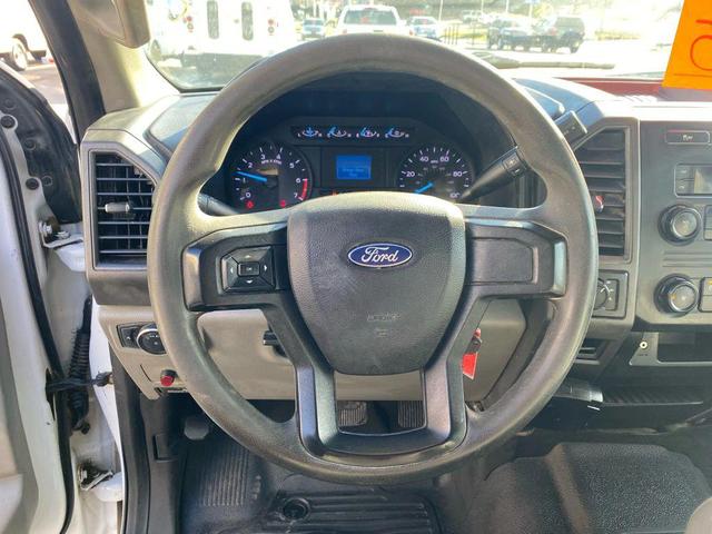 Photo of 2019 Oxford White Ford F-350