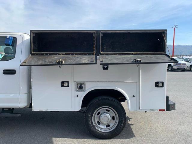 Photo of 2019 Oxford White Ford F-350