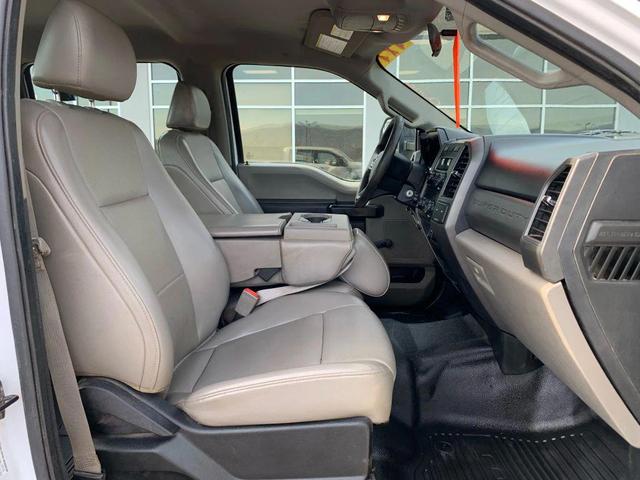 Photo of 2019 Oxford White Ford F-350
