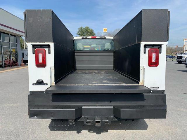 Photo of 2019 Oxford White Ford F-350