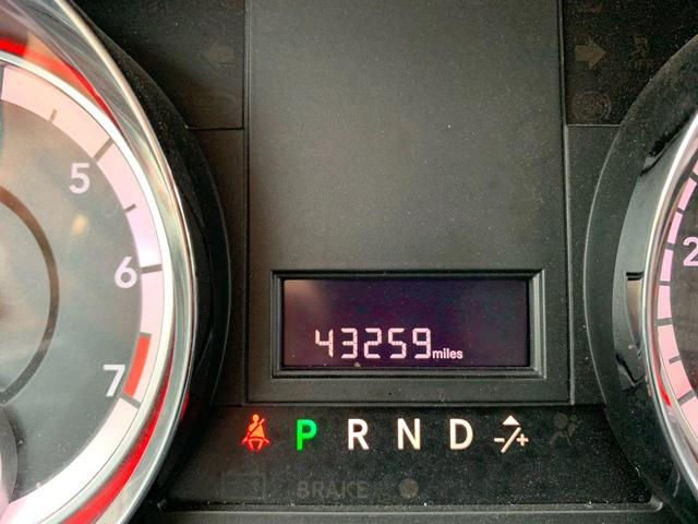 Photo of 2017 White Knuckle Clearcoat Dodge Grand Caravan