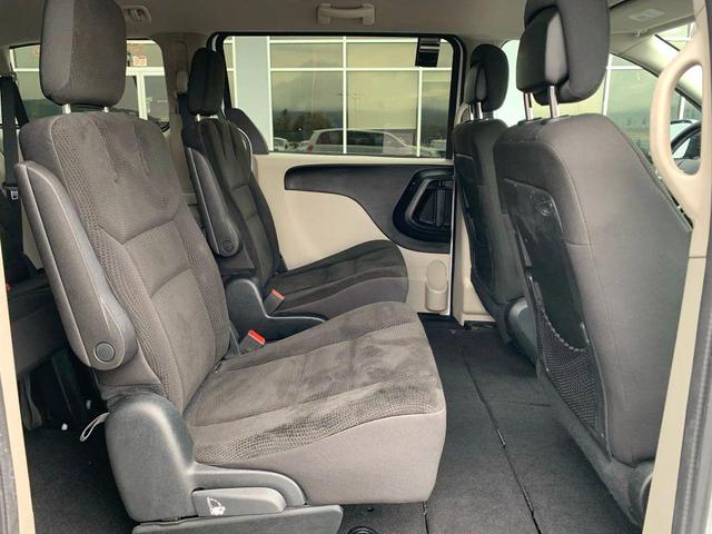 Photo of 2017 White Knuckle Clearcoat Dodge Grand Caravan