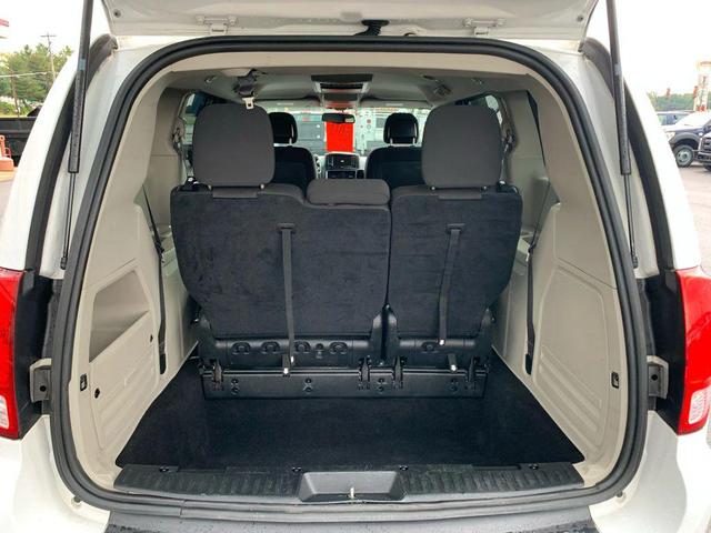 Photo of 2017 White Knuckle Clearcoat Dodge Grand Caravan
