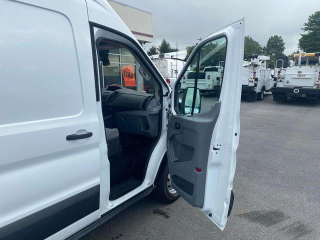 Photo of 2016 Oxford White Ford Transit-250