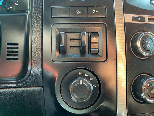 Photo of 2017 Shadow Black Ford Expedition EL
