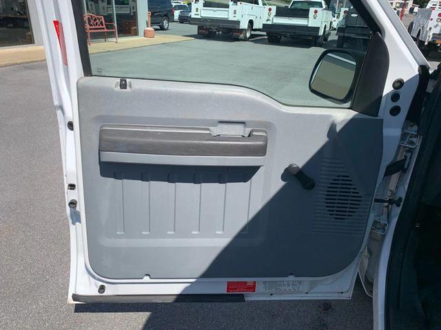 Photo of 2015 Oxford White Ford F-250