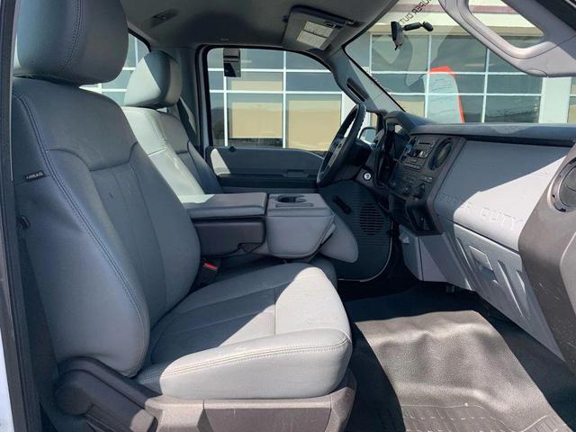 Photo of 2015 Oxford White Ford F-250
