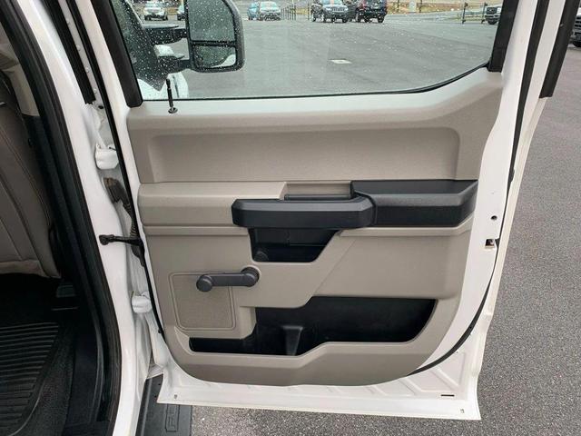 Photo of 2020 Oxford White Ford F-250