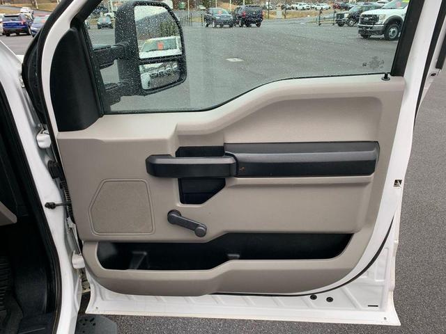 Photo of 2020 Oxford White Ford F-250