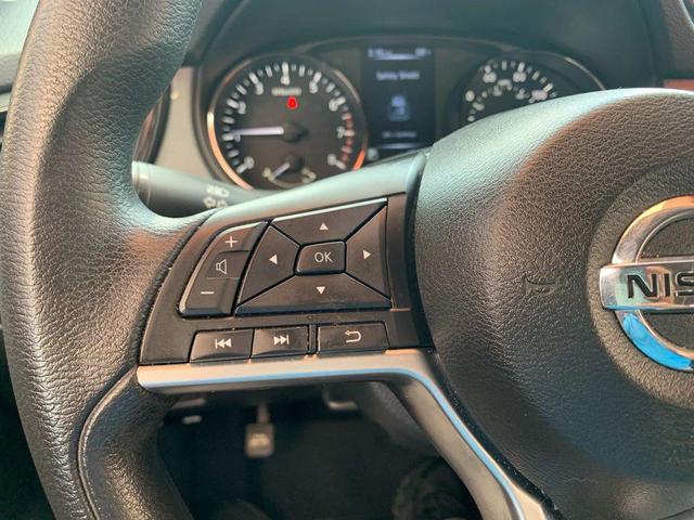 Photo of 2017 Gun Metallic Nissan Rogue