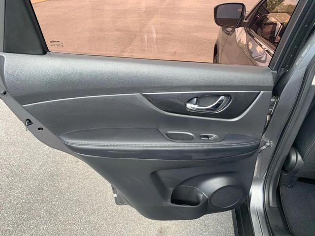Photo of 2017 Gun Metallic Nissan Rogue