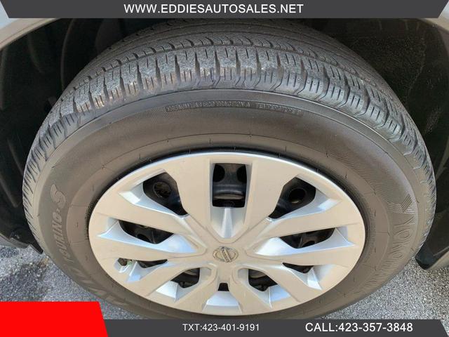 Photo of 2017 Gun Metallic Nissan Rogue