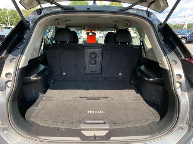 Photo of 2017 Gun Metallic Nissan Rogue