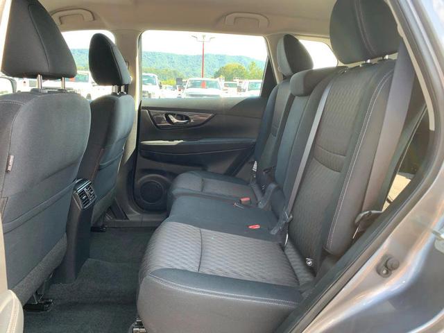 Photo of 2017 Gun Metallic Nissan Rogue