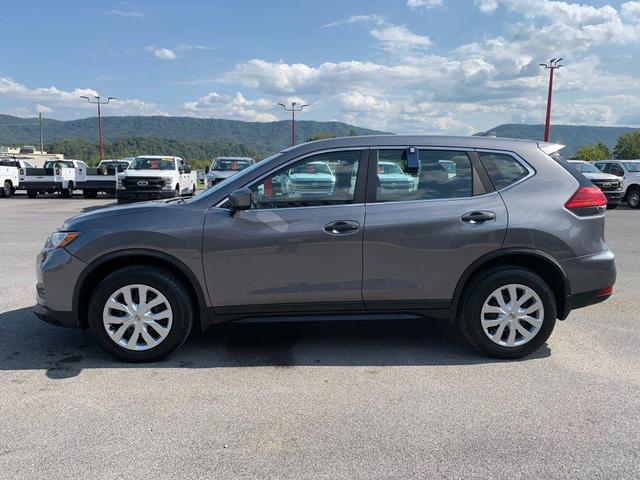 Photo of 2017 Gun Metallic Nissan Rogue