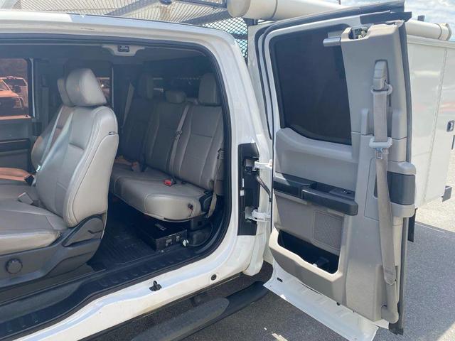 Photo of 2019 Oxford White Ford F-350