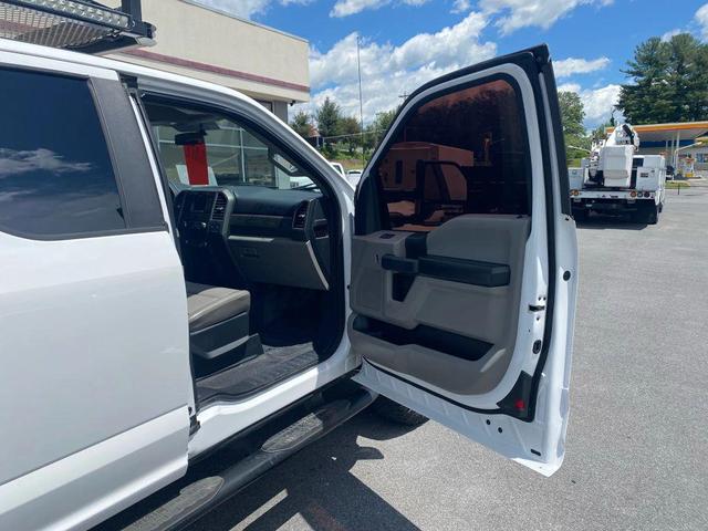 Photo of 2019 Oxford White Ford F-350