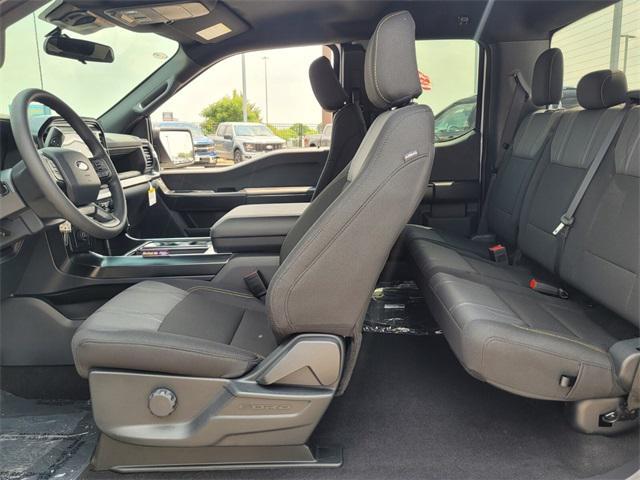Photo of 2025 Oxford White Ford F-150