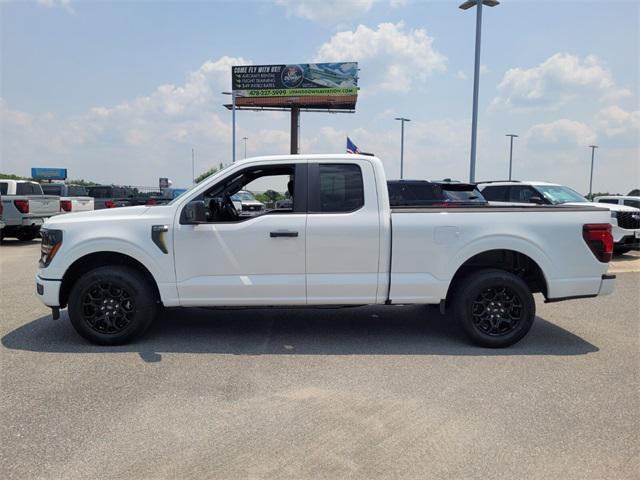 Photo of 2025 Oxford White Ford F-150