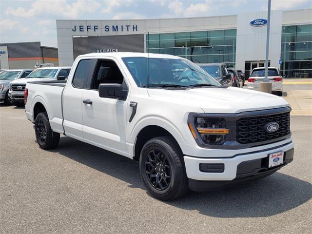 Photo of 2025 Oxford White Ford F-150