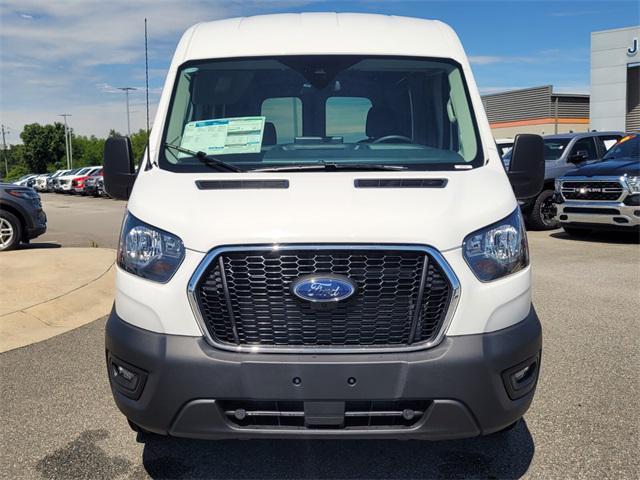 Photo of 2025 Oxford White Ford Transit-150