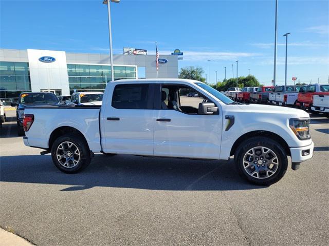 Photo of 2025 Oxford White Ford F-150