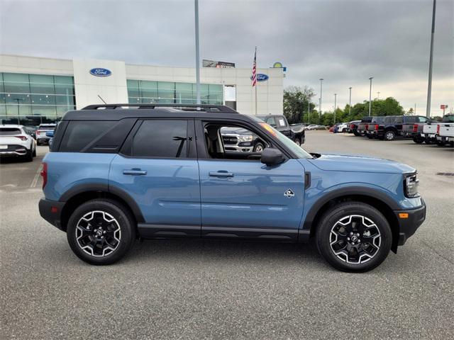 Photo of 2025 Azure Gray Metallic Ford Bronco Sport