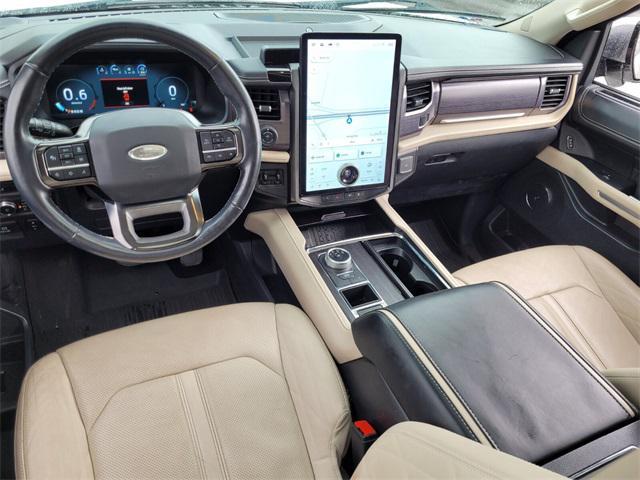Photo of 2022 Star White Metallic Tri-Coat Ford Expedition Max