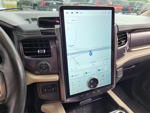 Photo of 2022 Star White Metallic Tri-Coat Ford Expedition Max