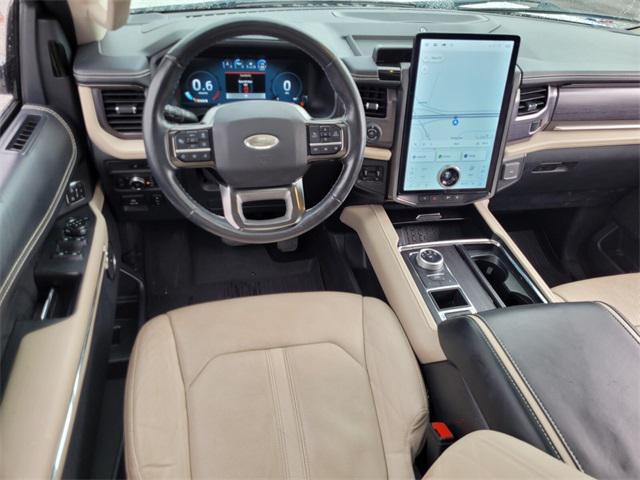 Photo of 2022 Star White Metallic Tri-Coat Ford Expedition Max