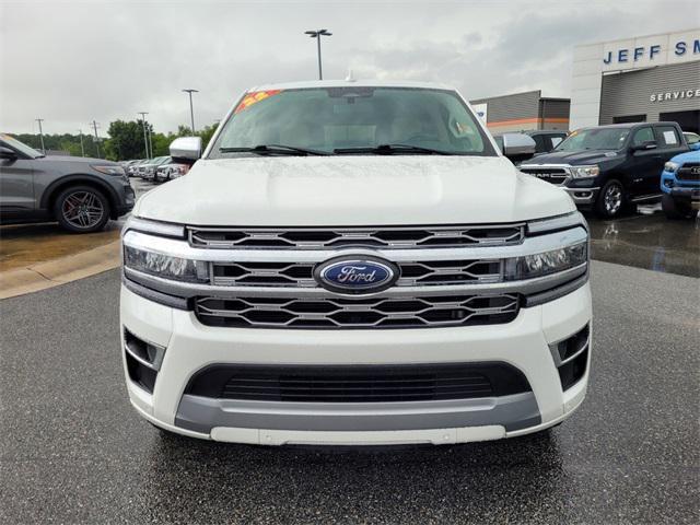 Photo of 2022 Star White Metallic Tri-Coat Ford Expedition Max