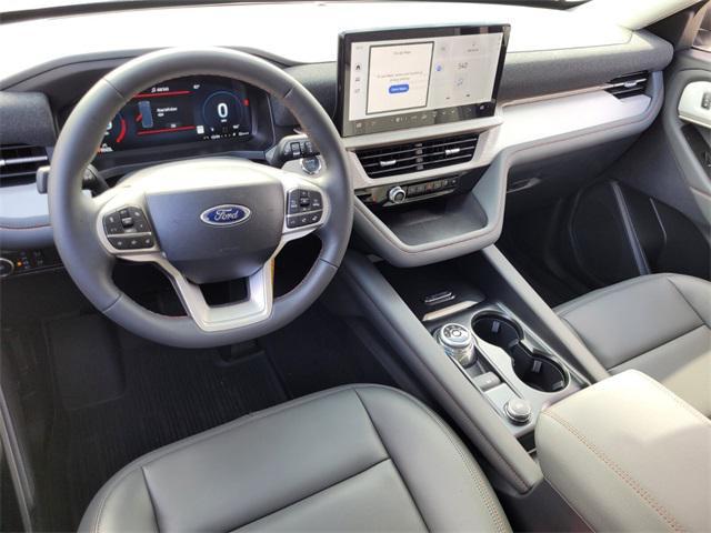 Photo of 2025 White Ford Explorer