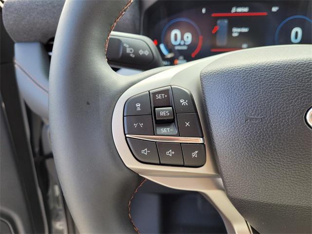 Photo of 2025 White Ford Explorer